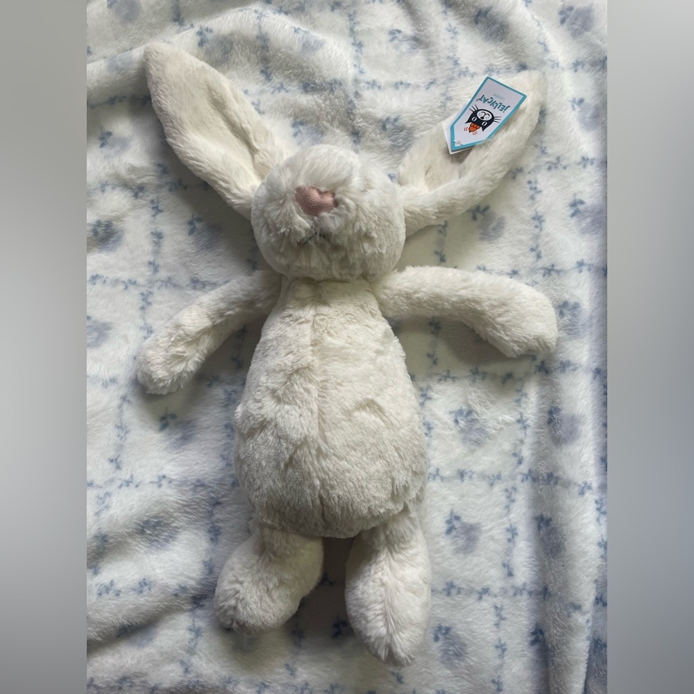 NWT Medium Bashful Cream Bunny